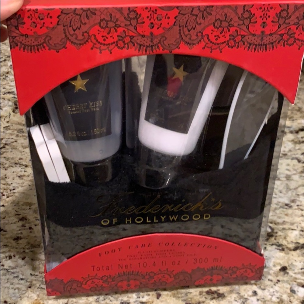 🎁 🦶 Foot Care & Slipper Gift Set 🦶 🎁